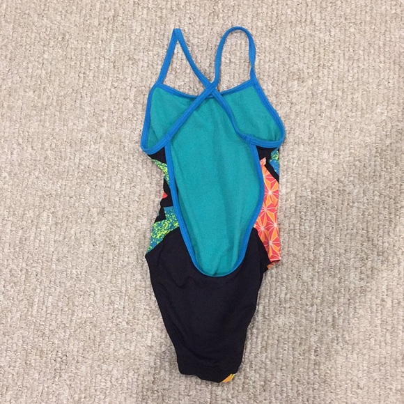 TYR practice suit - Picture 2 of 3